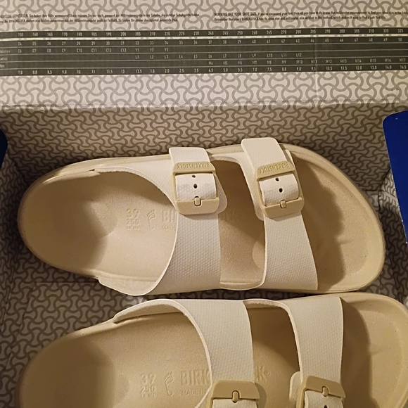 Bundle. - Picture 3 of 15